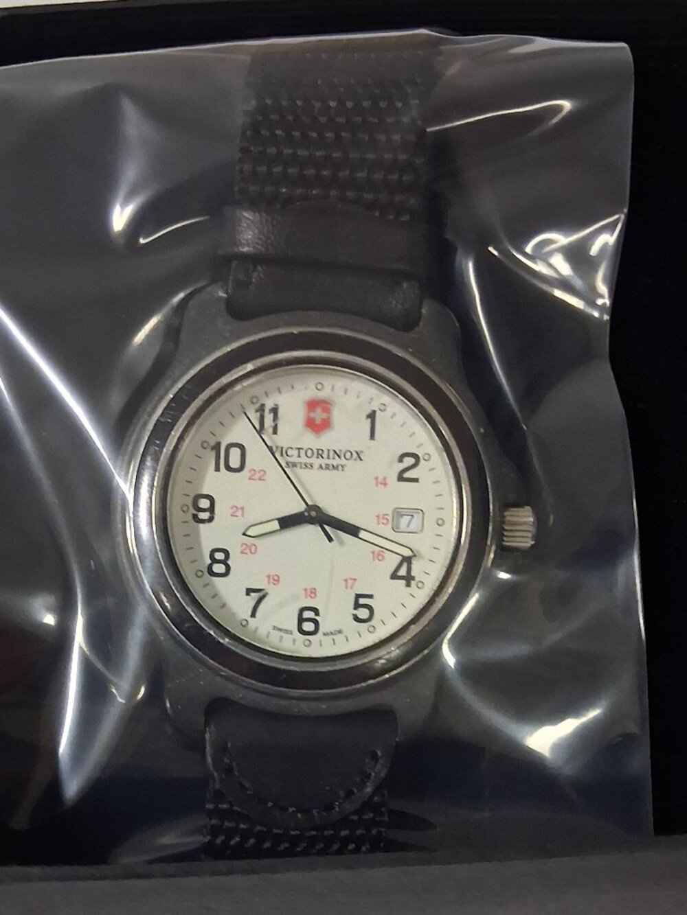 Victorinox Men’s Original XL Swiss Quartz Watch – Black (43mm) Model: 249086